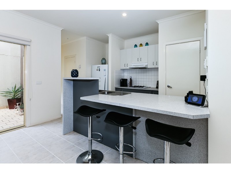 27 Almond Close, Werribee VIC 3030