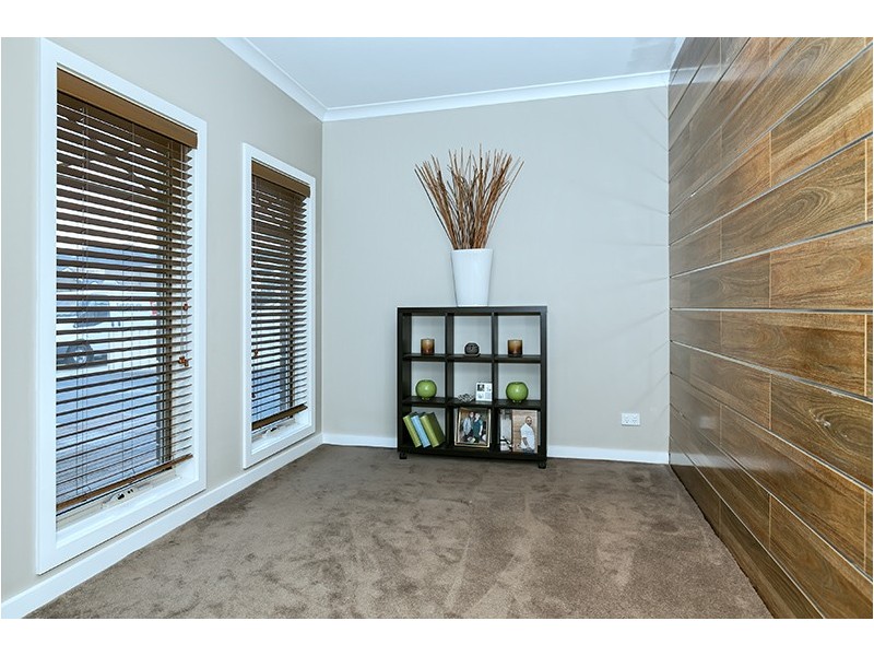 15 Nepean Way, Taylors Hill VIC 3037