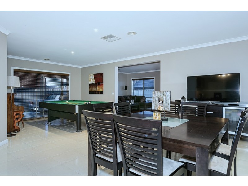 15 Nepean Way, Taylors Hill VIC 3037