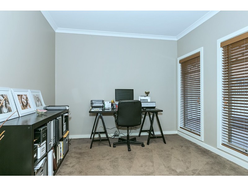 15 Nepean Way, Taylors Hill VIC 3037