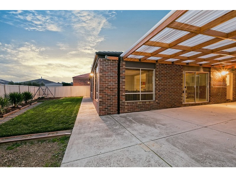 15 Nepean Way, Taylors Hill VIC 3037