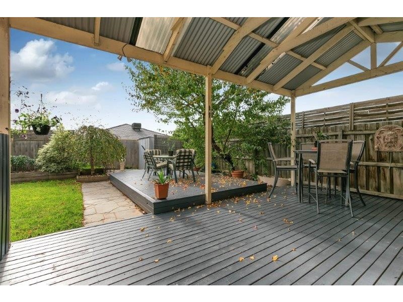 27 Almond Close, Werribee VIC 3030