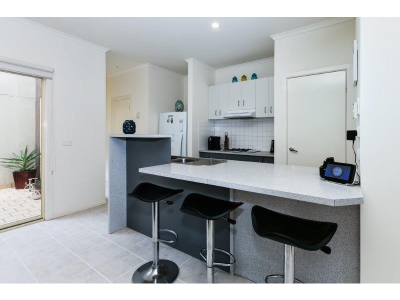 27 Almond Close, Werribee VIC 3030