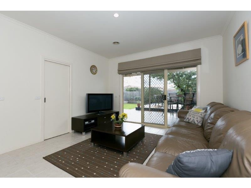 27 Almond Close, Werribee VIC 3030