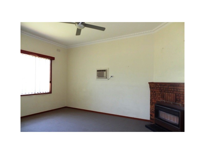 4 Railway Avenue, Werribee VIC 3030