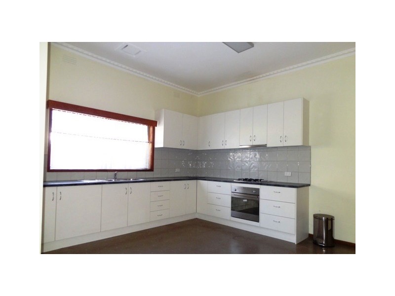 4 Railway Avenue, Werribee VIC 3030