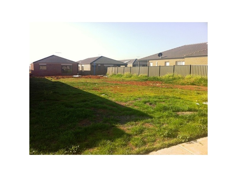 11 Lamington Drive, Tarneit VIC 3029