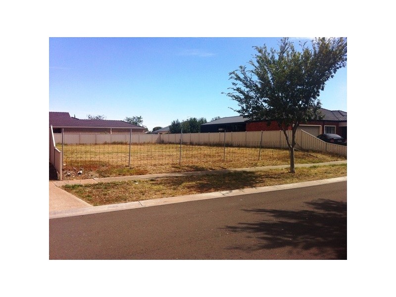 77 Willowgreen Way, Point Cook VIC 3030