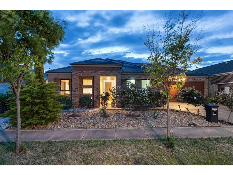 12 Blue Wren Drive, Williams Landing VIC 3027