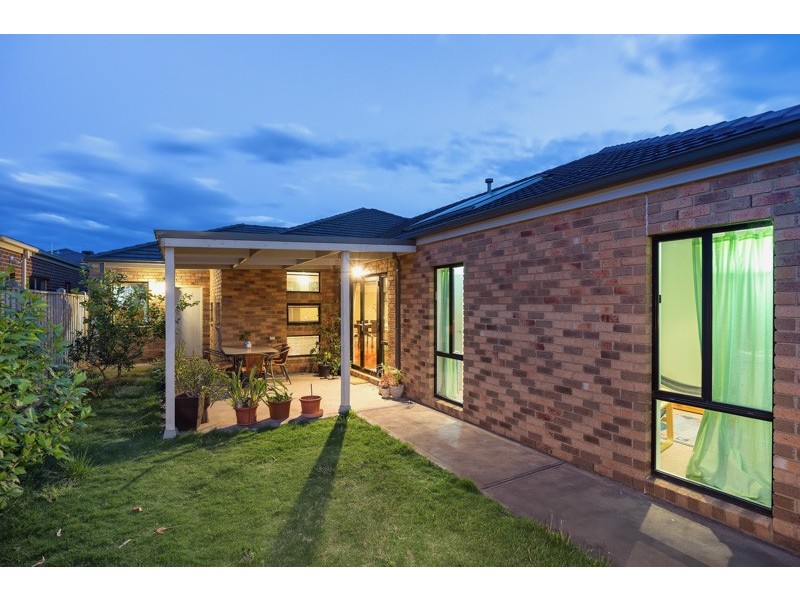 12 Blue wren Drive, Williams Landing VIC 3027