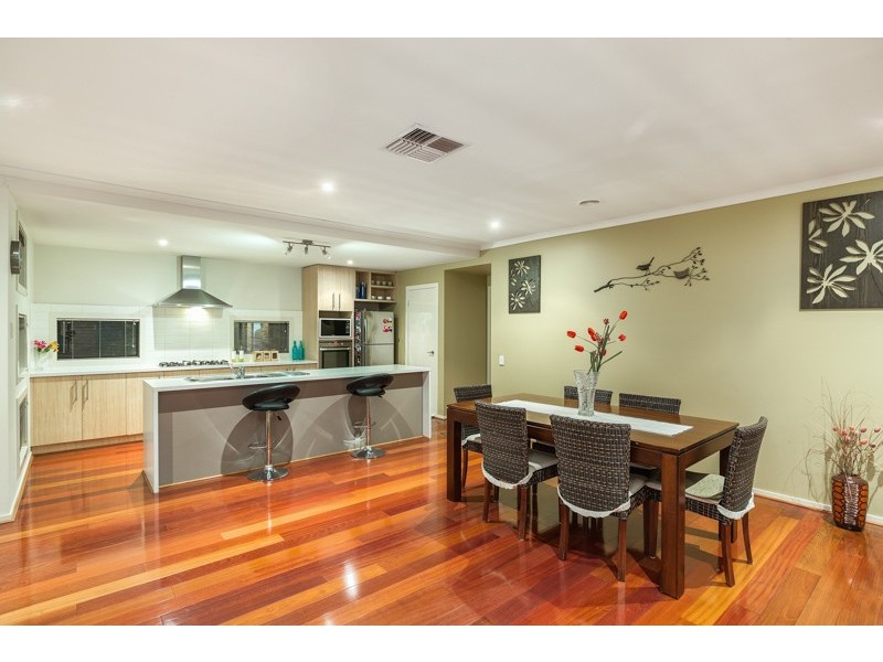 12 Blue wren Drive, Williams Landing VIC 3027