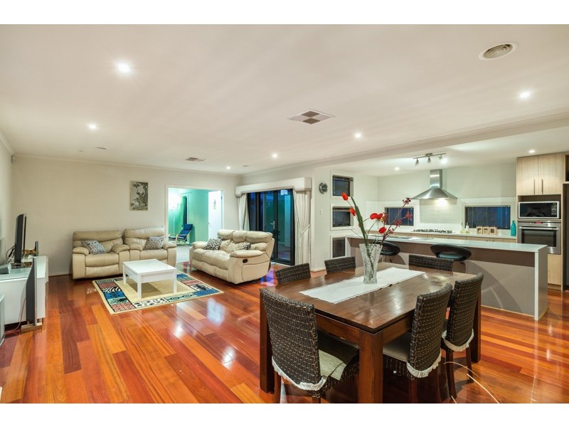 12 Blue wren Drive, Williams Landing VIC 3027