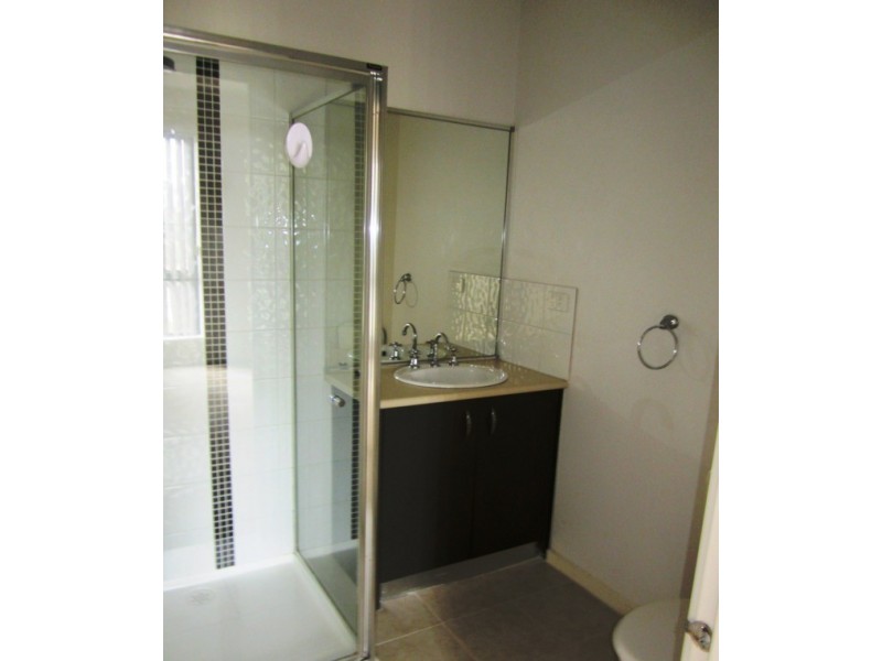 2/22 Jordyn Street, Tarneit VIC 3029