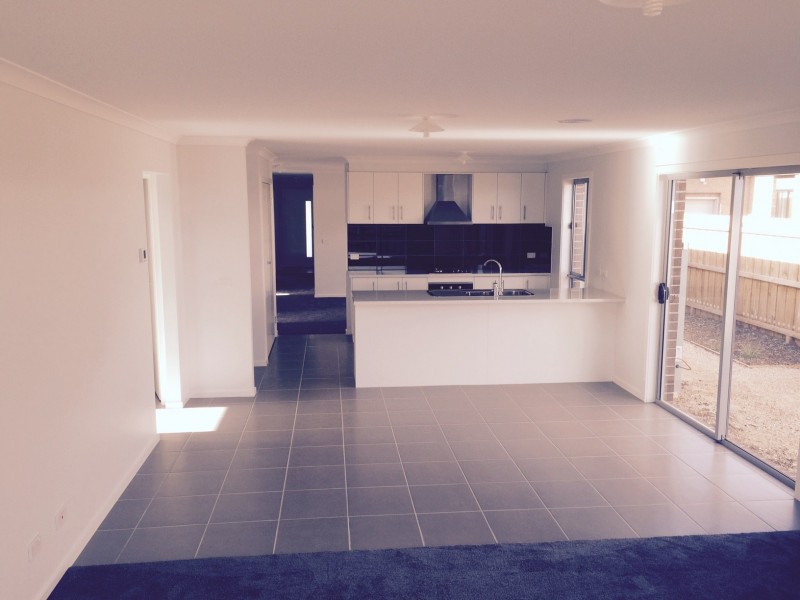 45 Mapleton Boulevard, Melton South VIC 3338