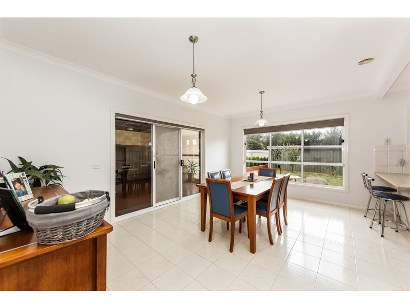 2 Gresham way, Sunshine West VIC 3020