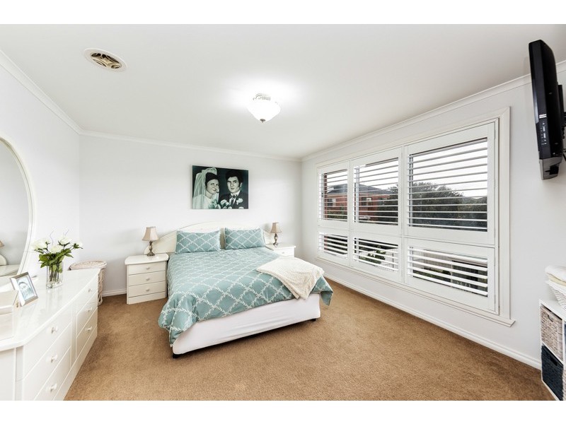 2 Gresham way, Sunshine West VIC 3020