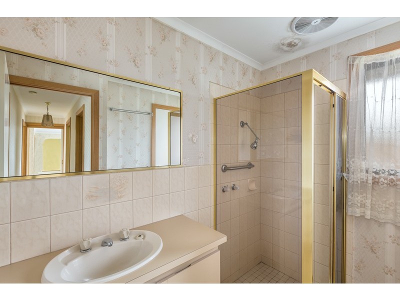 18A Durham Crescent, Hoppers Crossing VIC 3029