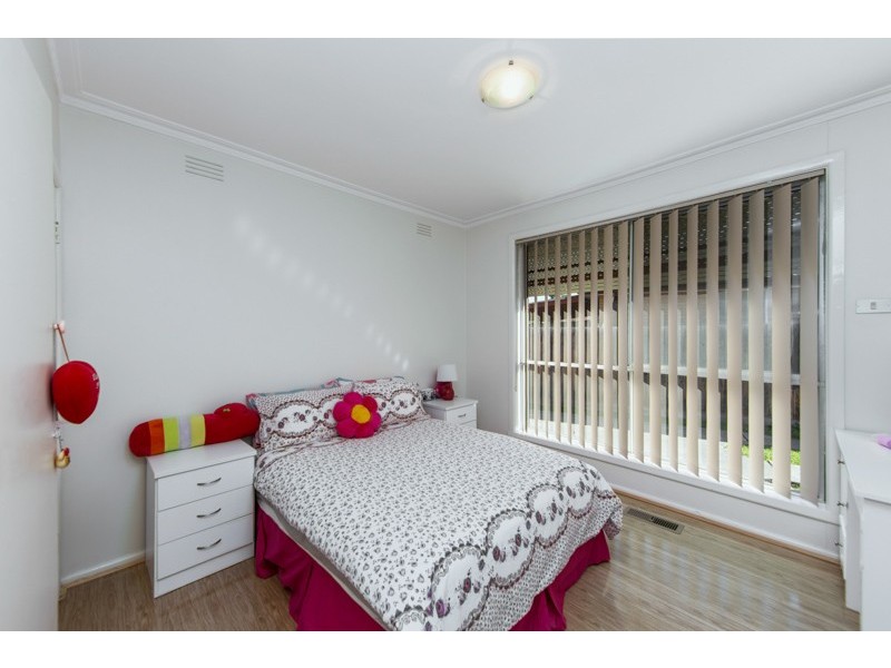 17 Billingham Rd, Deer Park VIC 3023