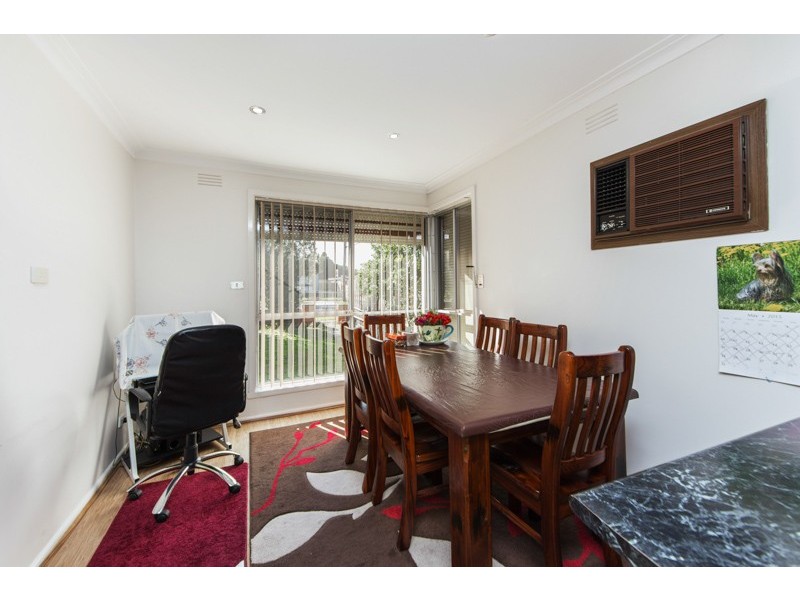 17 Billingham Rd, Deer Park VIC 3023