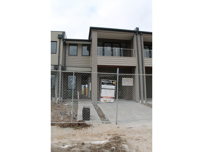 41 Chessington, Williams Landing VIC 3027
