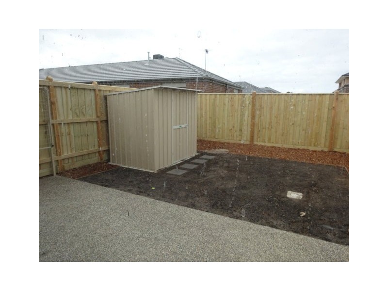 41 Chessington, Williams Landing VIC 3027