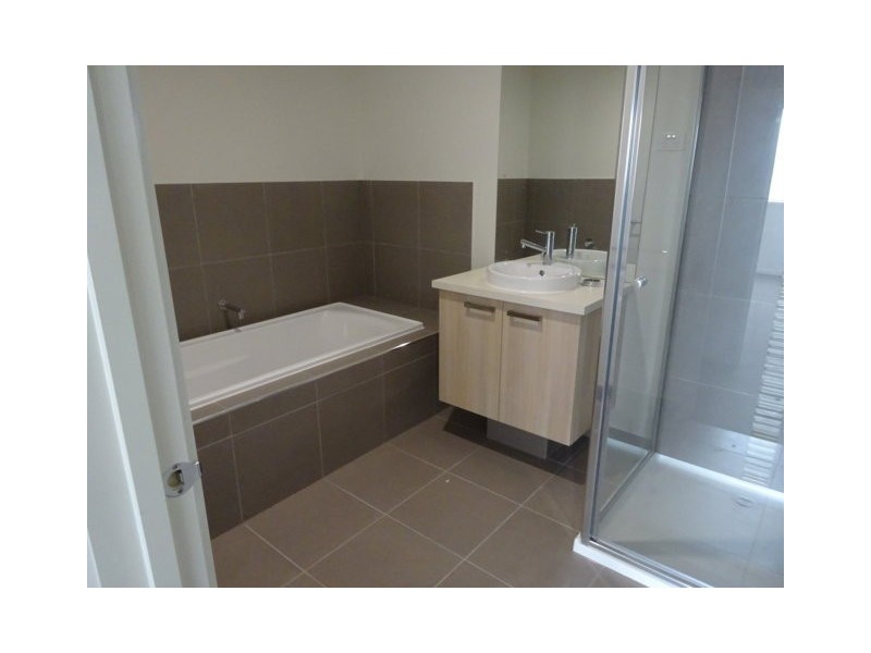 41 Chessington, Williams Landing VIC 3027