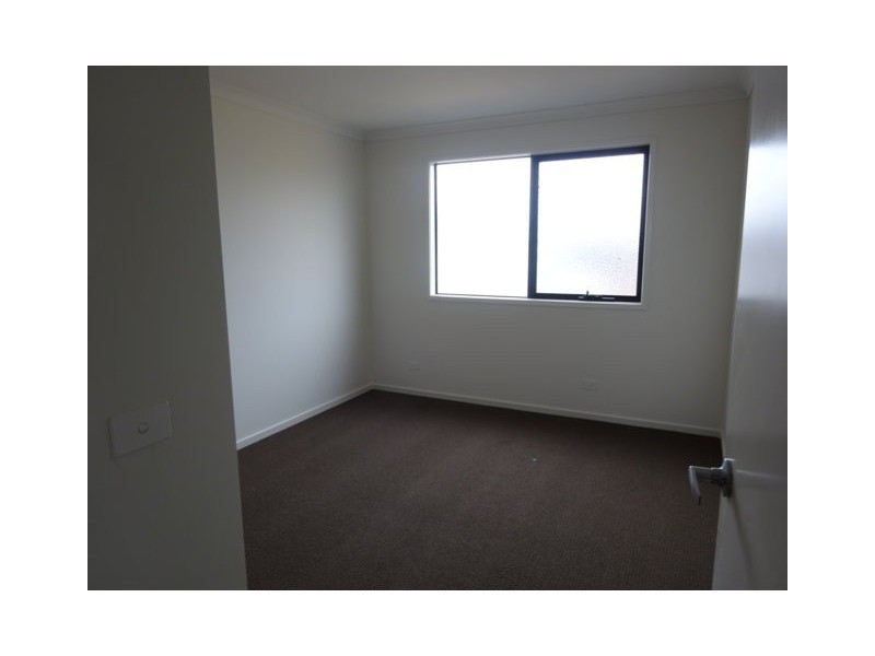 41 Chessington, Williams Landing VIC 3027