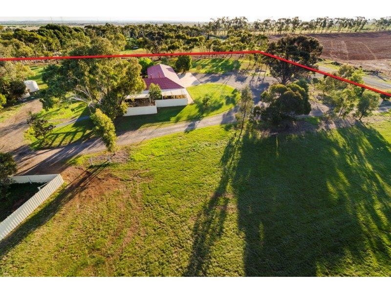 1443 Dohertys Road, Mount Cottrell VIC 3024