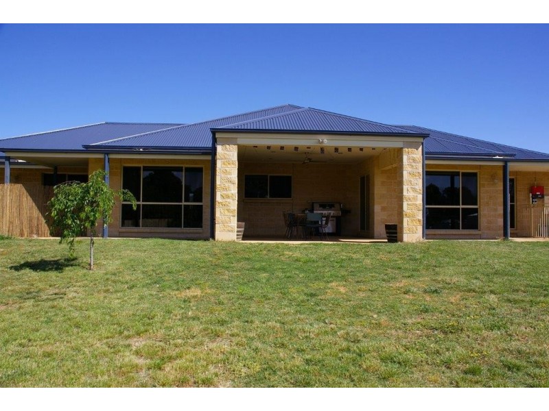 26 Country Court, Barooga VIC 3644
