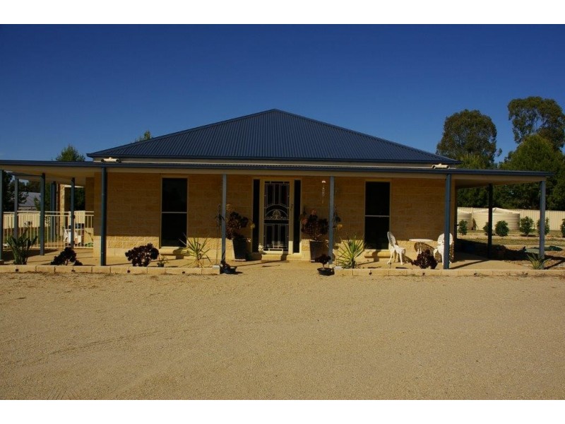 26 Country Court, Barooga VIC 3644