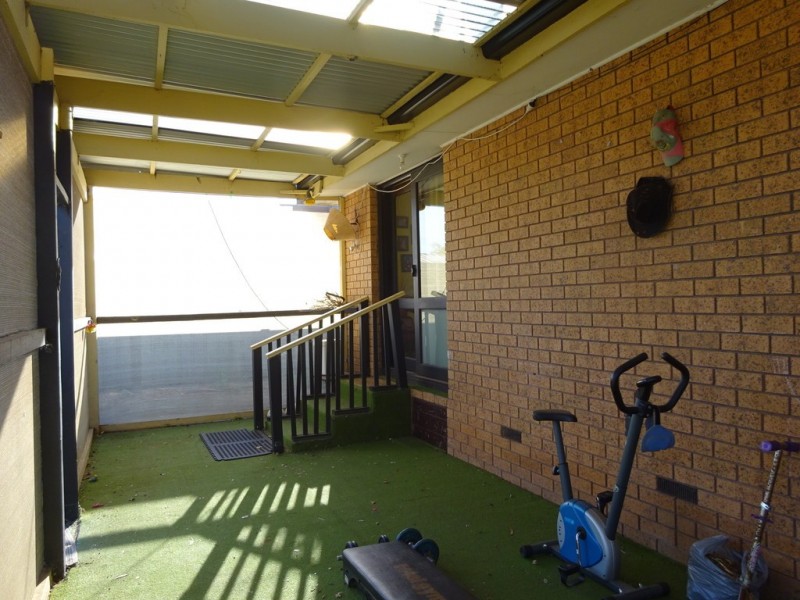 16 Quarbing Street, Werribee VIC 3030