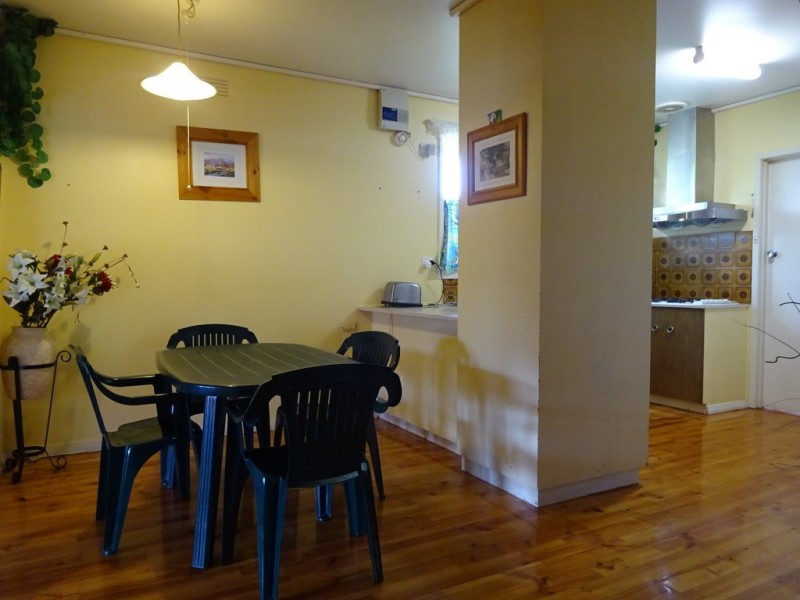 4 Griffiths Street, Werribee VIC 3030