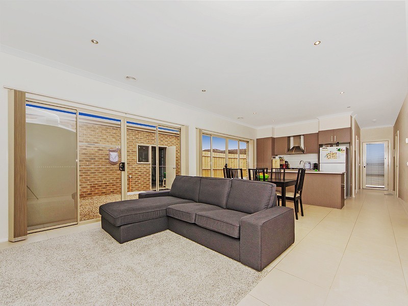 Unit 2, 5 Bernhardt Ave, Hoppers Crossing VIC 3029