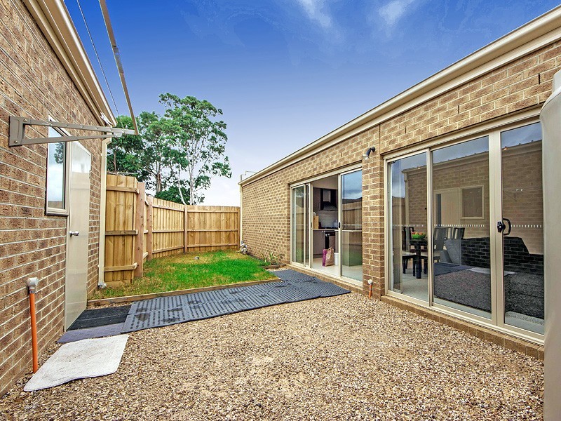 Unit 2, 5 Bernhardt Ave, Hoppers Crossing VIC 3029