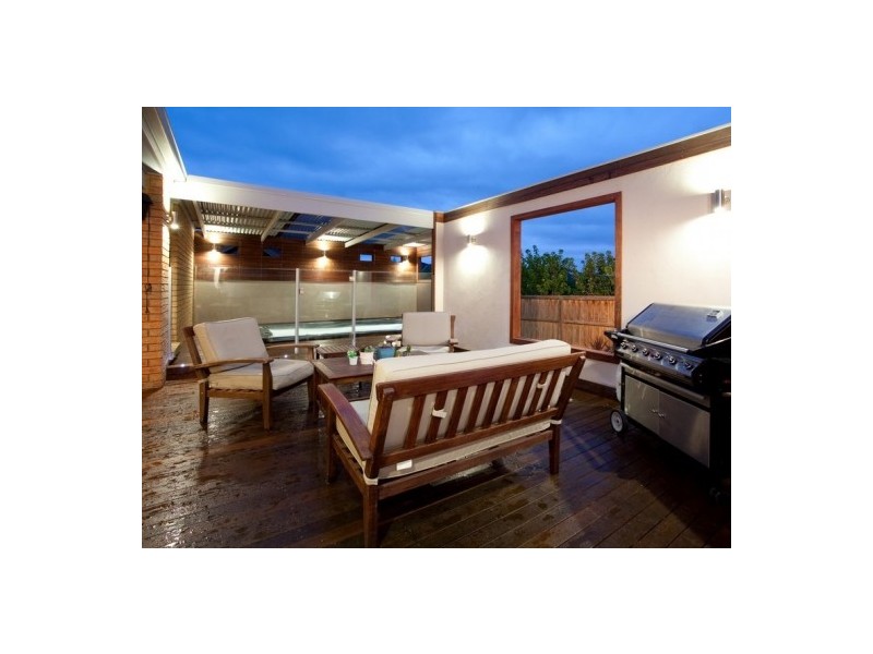 13 Emmett Avenue, Berwick VIC 3806