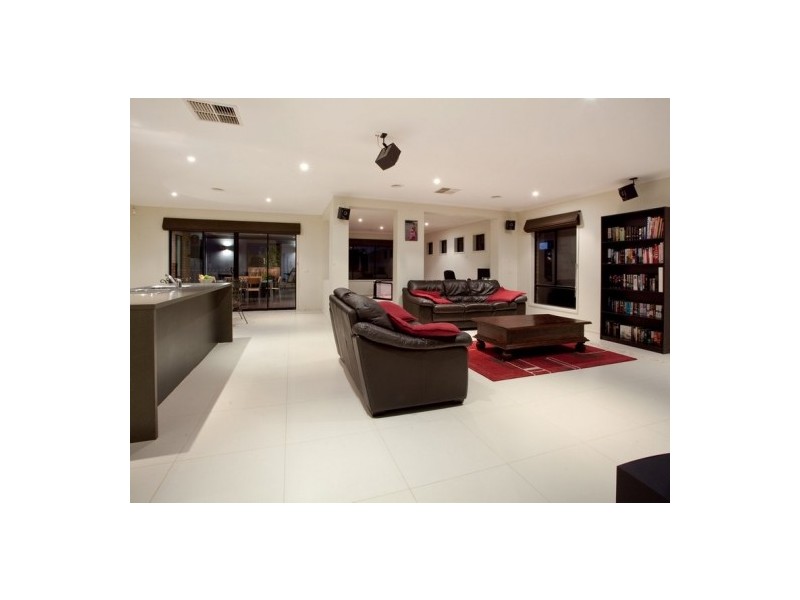 13 Emmett Avenue, Berwick VIC 3806