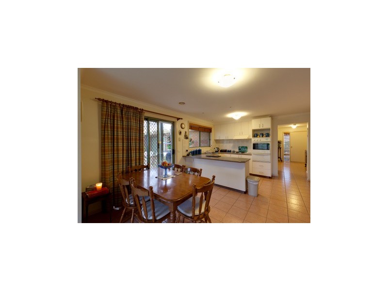 35 Thomas Place, Pakenham VIC 3810