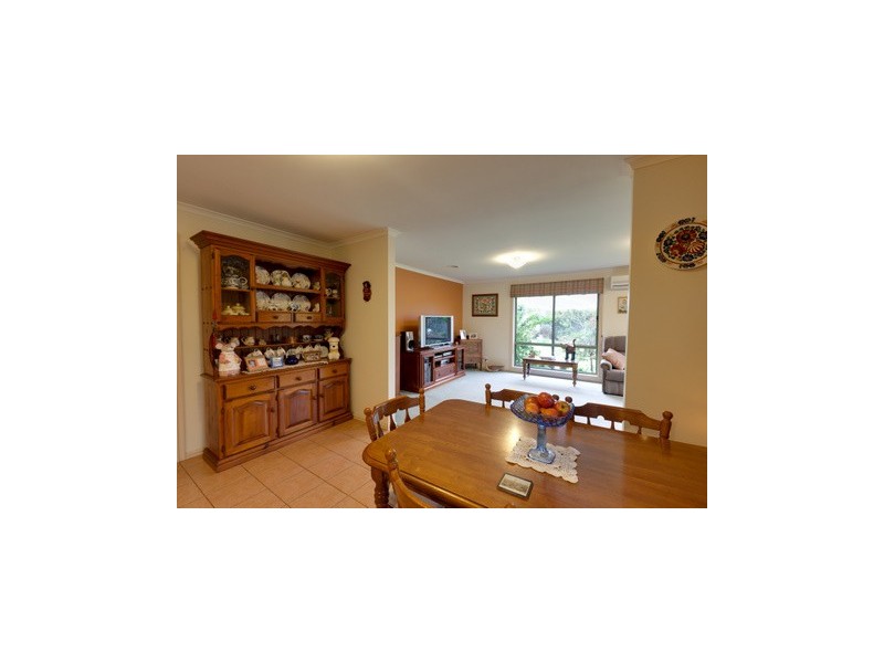 35 Thomas Place, Pakenham VIC 3810