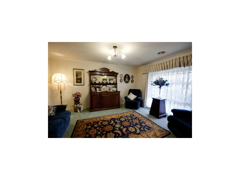 35 Thomas Place, Pakenham VIC 3810