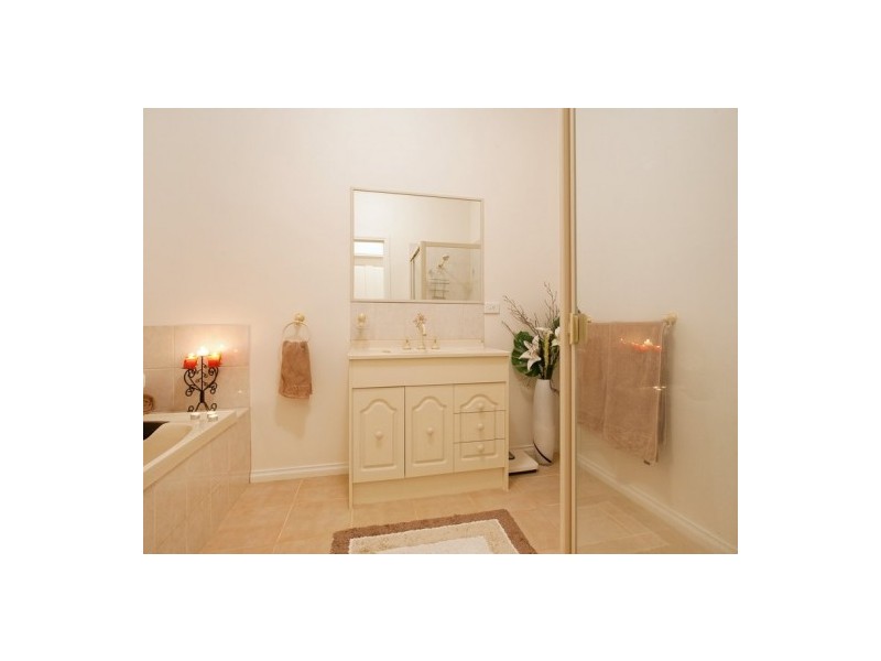 1-2 Quartz Place, Narre Warren VIC 3805