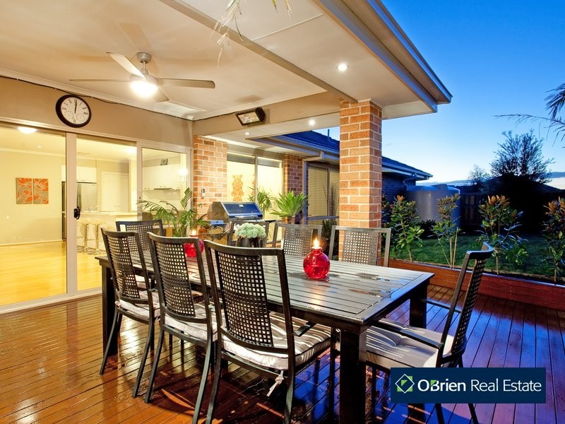 2 Emmett Avenue, Berwick VIC 3806