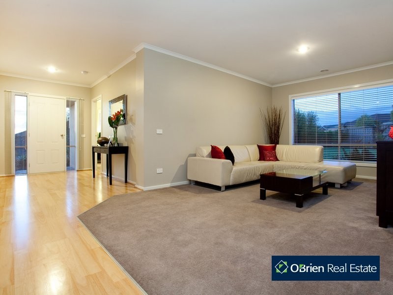 2 Emmett Avenue, Berwick VIC 3806