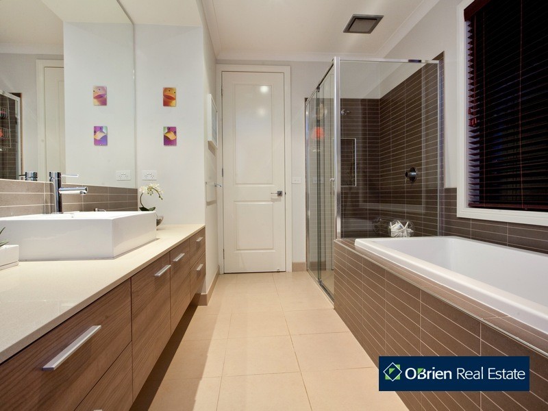 13  Liberty Avenue, Berwick VIC 3806