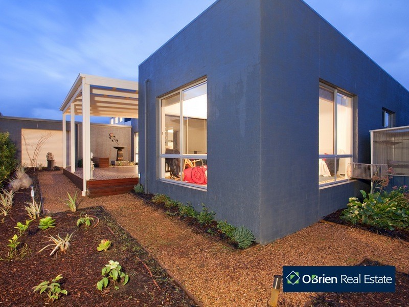 14 Misty Close, Berwick VIC 3806