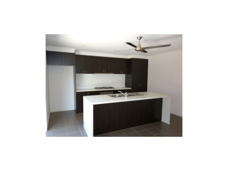 4/55-57 Strathaven Drive, Berwick VIC 3806