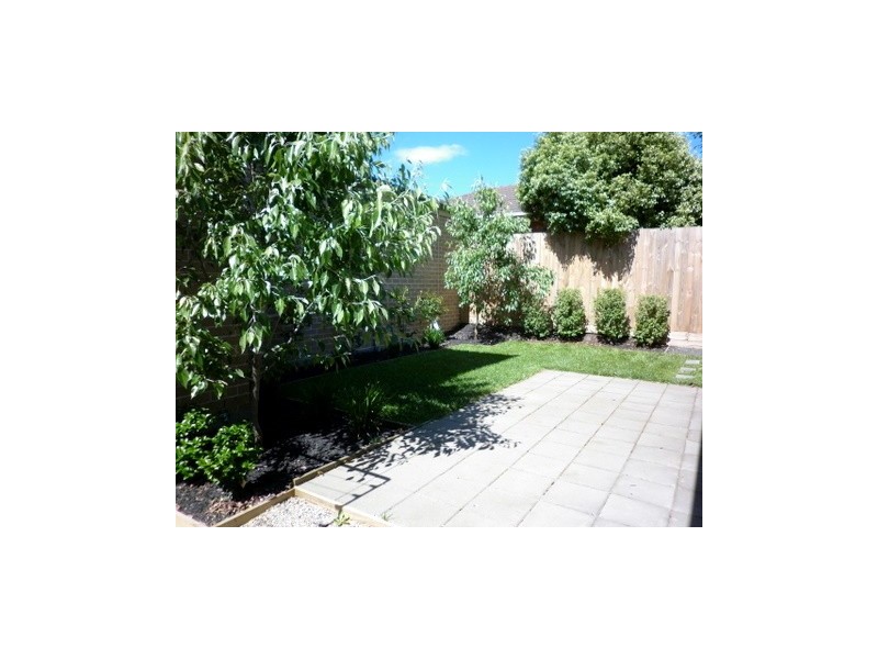 4/55-57 Strathaven Drive, Berwick VIC 3806