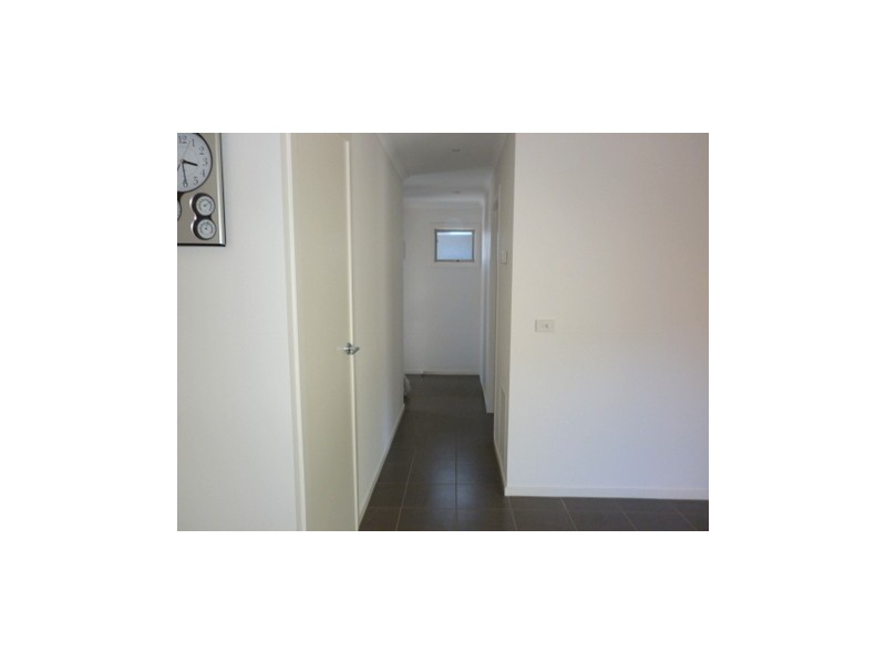 4/55-57 Strathaven Drive, Berwick VIC 3806