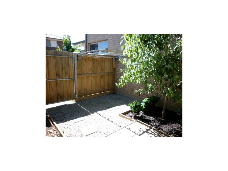 4/55-57 Strathaven Drive, Berwick VIC 3806