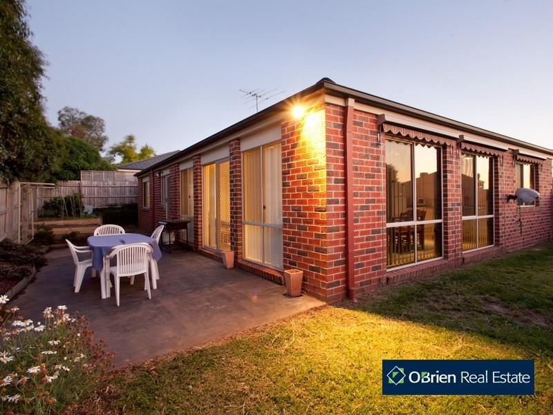 14 Turella Close, Berwick VIC 3806