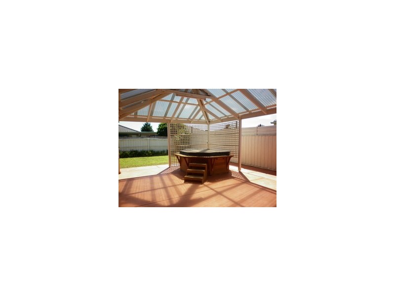 17 Hallmark Drive, Narre Warren South VIC 3805